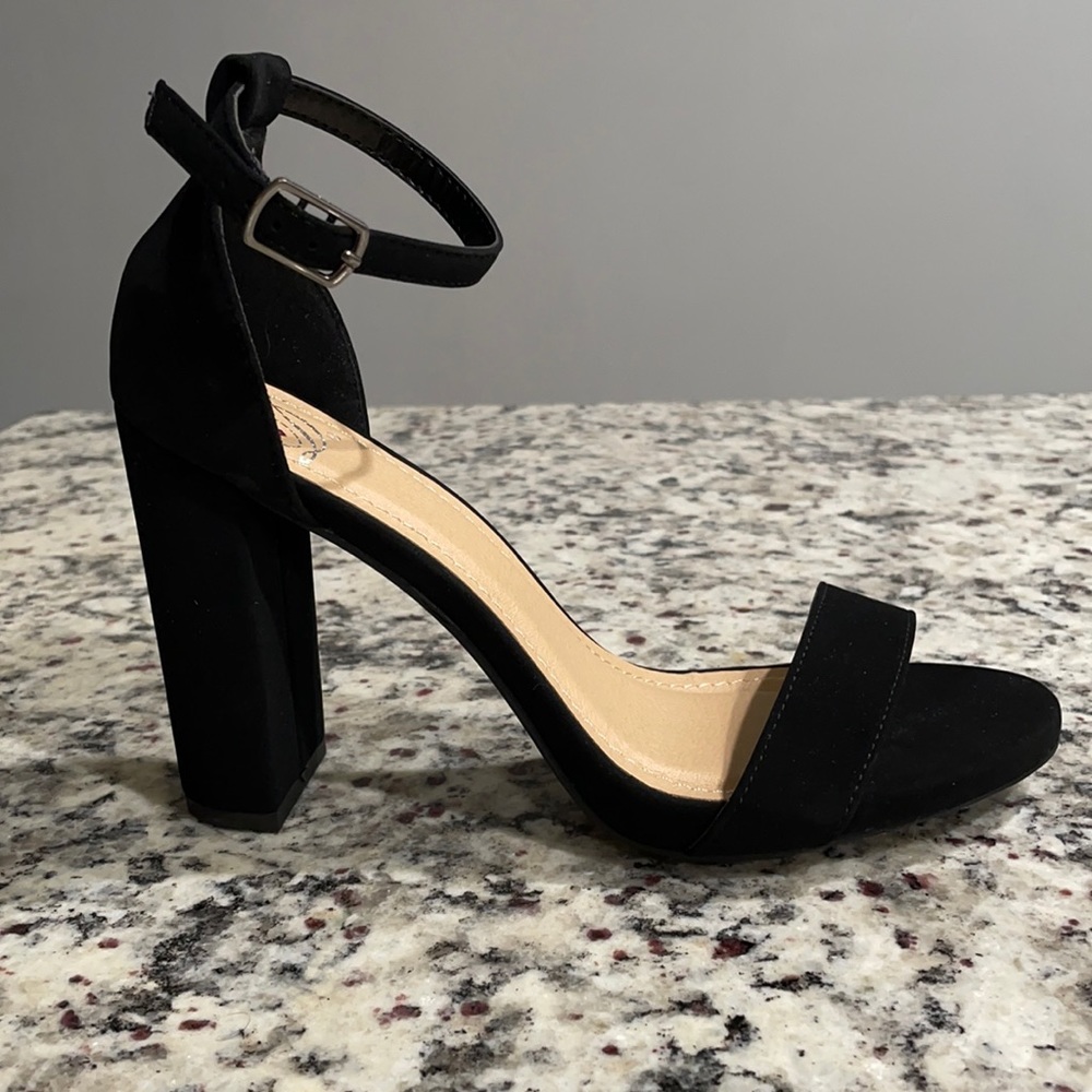Women’s Delicious Shiner Heeled Sandals